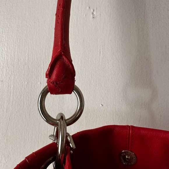 Vintage red leather COACH tote - Picture 5 of 15